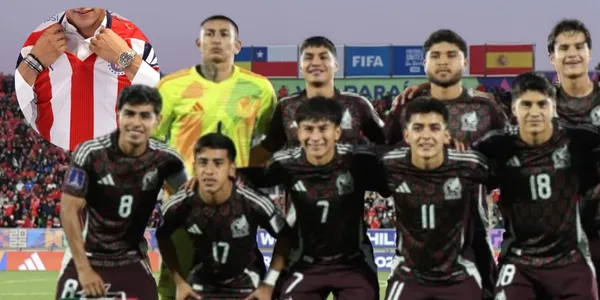 Futbolistas de la Selección Mexicana Sub 20 junto al jersey de Chivas / FOTO ENFOQUE BAJÍO