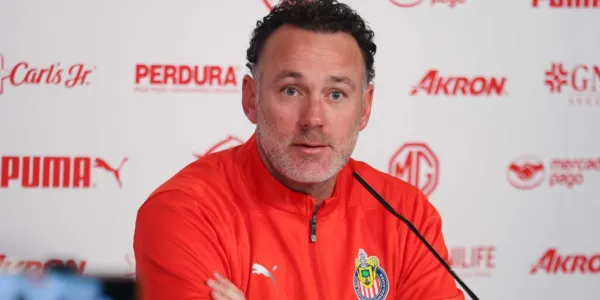 Gabriel Milito busca reestructurar su defensa en el mercado invernal con un jugador versátil