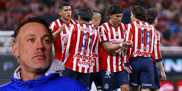 Gabriel Milito junto a futbolistas de Chivas / FOTO MSN