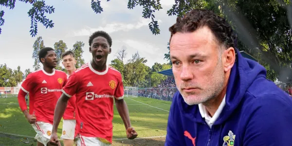 Gabriel Milito junto a futbolistas del Manchester United / FOTO MARCA