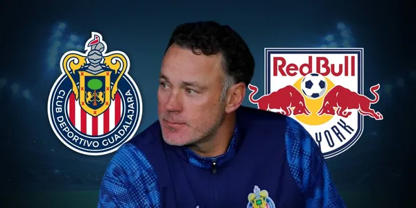 Gabriel Milito junto al escudo de Chivas y New York Red Bulls / FOTO LARIO HOTELS