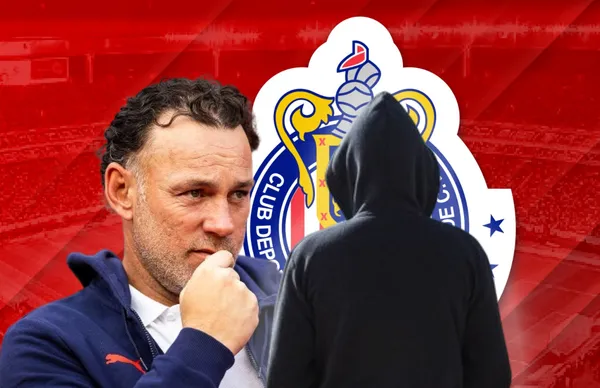 Gabriel Milito y hombre de espaldas/Foto 'X'.