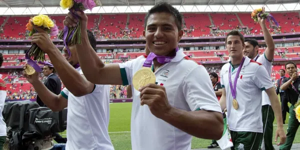 Ganó el oro en Londres con el TRI y ahora así se gana la vida Javier Cortés.