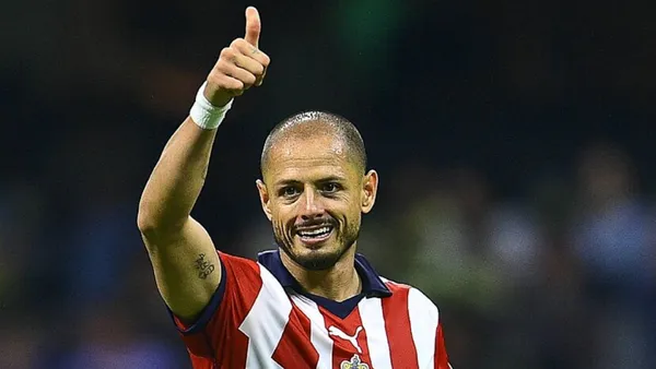 García busca calmar las aguas con Chicharito Hernández | Foto: Mexsport