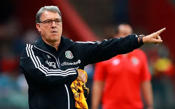 Gerardo Martino bajaría de la convocatoria de la Selección al mejor mexicano en Europa.