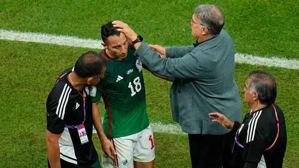 Gerardo Martino dirigiendo a la Selección de fútbol de México (Foto: Marca)