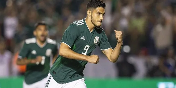 Gerardo Martino se la juega el todo por el todo y además de Raúl Jiménez pondría otro delantero