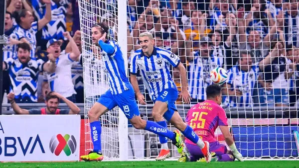 Germán Berterame, Jordi Cortizo y portero de Tigres Foto: Sopitas