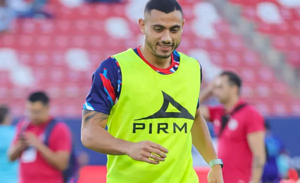 Giakoumakis en un calentamiento con Cruz Azul (Fuente: Mexsports)