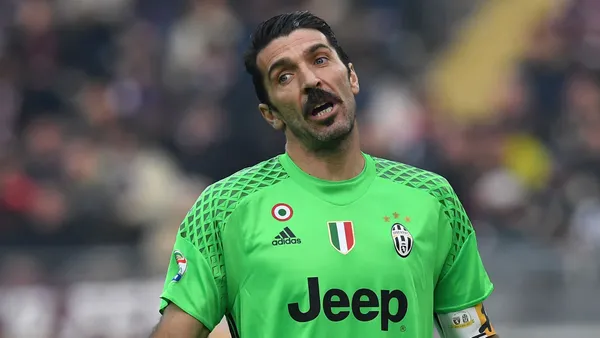 Gianluca Buffon con la playera de la Juventus (Foto: Bein Sports)