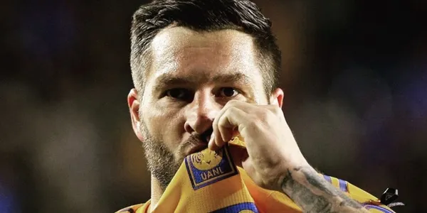 Gignac fue la gran figura de Club Tigres, al anotar un doblete ante Rayados de Monterrey y esto le hicieron los hinchas