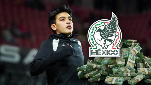 Gilberto Mora durante el calentamiento con Xolos