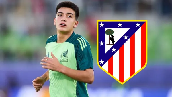 Gilberto Mora durante entrenamiento con la selección mexicana