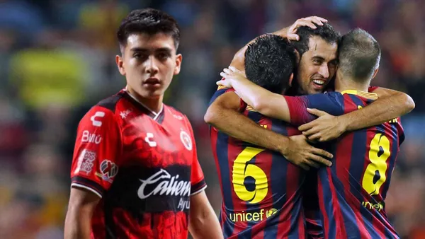 Gilberto Mora y jugadores del FC Barcelona