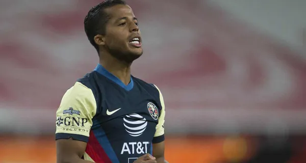 Giovani dos Santos con la playera del América, lamentándose fallar un gol (Fuente: Mexsports)
