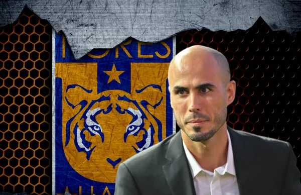 Guido Pizarro y escudo de Tigres/ Foto GoodFon.