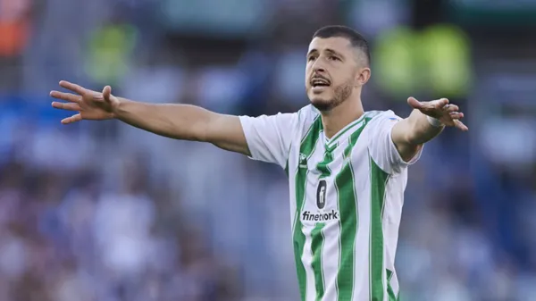 Guido Rodríguez con la camiseta de Betis (Foto: Transkfermakt)