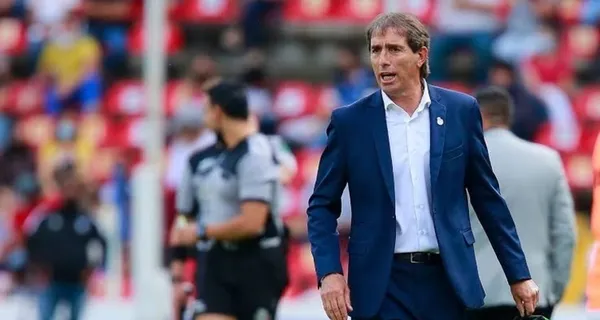 Guillermo Almada le dio una última oportunidad a uno de sus pupilos ante Pumas
