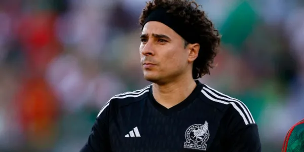 Guillermo Ochoa a pesar de sus errores seguiría firme hasta el mundial 2026