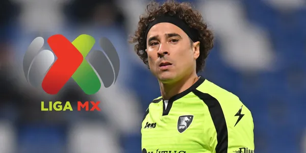 Guillermo Ochoa con la playera de Salernitana / Foto: Diario Marca