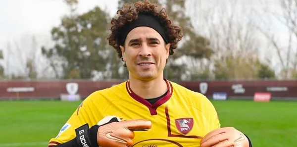 Guillermo Ochoa habla de su futuro luego de que le preguntaran acerca de su futuro con la Salernitana