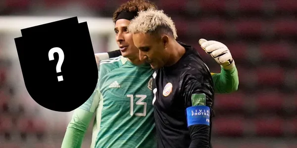 Guillermo Ochoa junto a Keylor Navas durante cotejo México vs. Costa Rica / Foto: ESPN