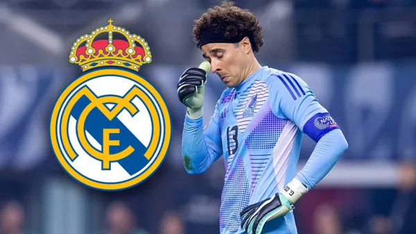 Guillermo Ochoa lamentándose durante el partido de la Selección Mexicana (Foto: MEXSPORT)