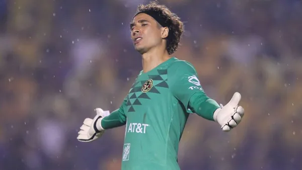 Guillermo Ochoa vive semanas difíciles en Europa, podría significar el fin de su carrera.