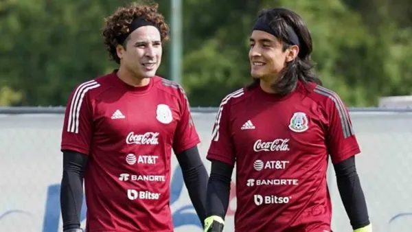 Guillermo Ochoa y Carlos Acevedo (Foto: MEXSPORT)