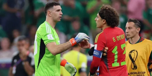 Guillermo Ochoa y el modesto salario que tiene en Italia; tardaría varios años en tener lo que gana el Diego Martínez en el Aston Villa