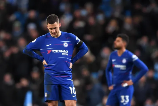 Hazard agredió a un recogepelotas en un duelo con Chelsea ante el Swansea