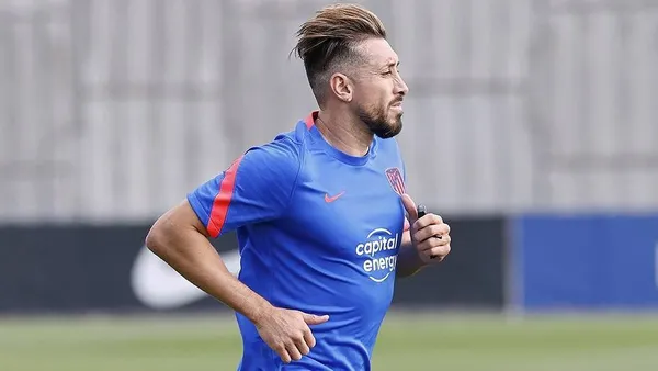 Héctor Herrera volvió a iniciar el partido del Atlético de Madrid en la banca, y ante sus pocos minutos, ya buscaría otro equipo.