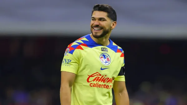 Henry Martín da pistas del equipo donde jugaría en verano