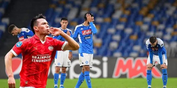 Hirving Lozano junto a los jugadores del Napoli / FOTO MARCA