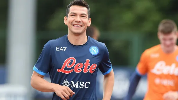 Hirving Lozano realiza la pretemporada con el Napoli y ya le ponen nuevo apodo