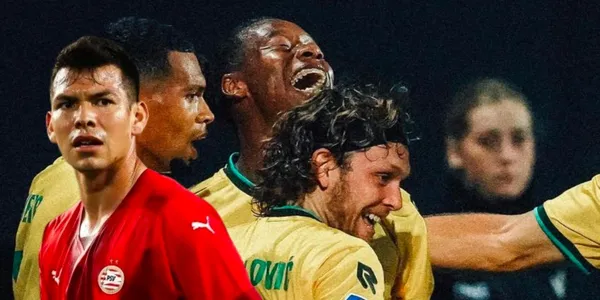 Hirving Lozano recibe malas noticias luego de que saliera del encuentro entre PSV y Fortuna Sittar