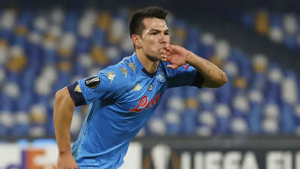 Hirving Lozano tiene una nueva oportunidad de llegar a lo más alto, ahora que comienza la Europa League con el Nápoli. El jugador mexicano no actuó de titular en el partido anterior frente a la Juventus, y no parece haberse ganado la consideración de su entrenador. Hoy tendrá otra chance.