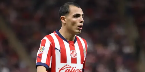 Hugo Camberos dejó un peculiar gesto tras el Clásico Nacional