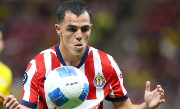 Hugo Camberos para la pelota (Fuente: Mexsports)