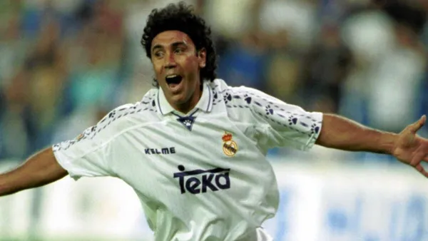 Hugo Sánchez con la camiseta del Real Madrid. (Foto: Mediotiempo)