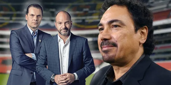 Hugo Sánchez durante su etapa como entrenador de México / Foto: East Village Times