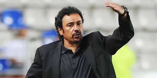 Hugo Sánchez llegaría a revolucionar todo en Pumas y darle vuelta a la página de lo hecho por Puente.