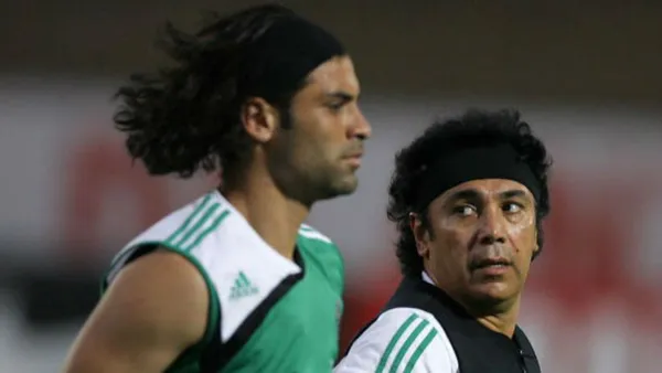 Hugo Sánchez y Rafael Márquez fueron dos grandes futbolistas que llevaron bien arriba al fútbol mexicano. Se trata de dos leyendas que jugaron en los equipos más importantes de España y lograron ser campeones. Pero, ¿cuál de los dos ganó más títulos?