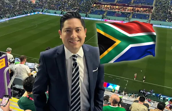 Ibáñez y su realizador continúan en tierras africanas a la espera de que se resuelva su situación.