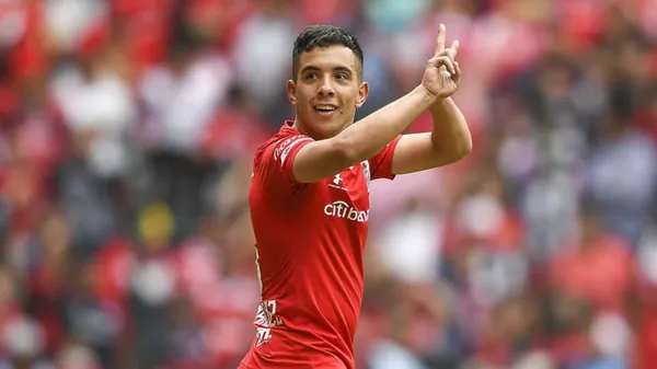 Ignacio Ambriz está en serios problemas con el cuadro escarlata