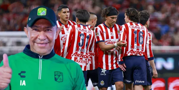 Ignacio Ambriz junto a futbolistas de Chivas / FOTO SOY FÚTBOL