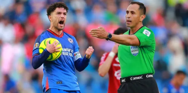 Ignacio Rivero festeja su gol en el Cruz Azul vs. Atlas / Foto: Getty Images