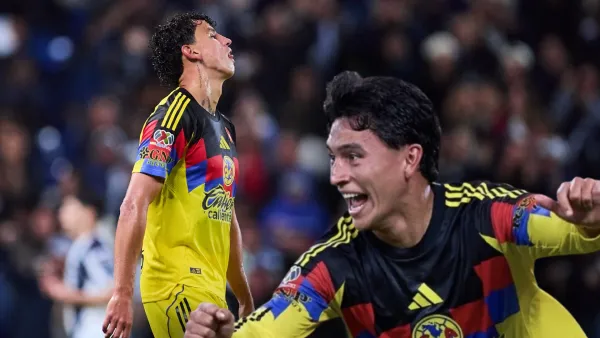 Igor Lichnovsky y Ramón Juárez con la playera del Club América