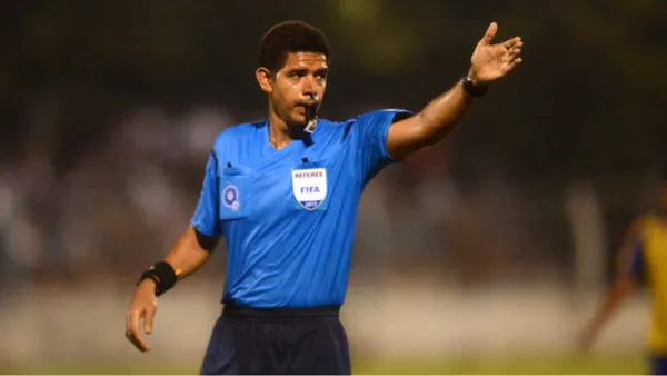 Ismael Cornejo, árbitro salvadoreño (Foto: MEXSPORT)