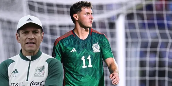 Jaime Lozano junto a Santiago Giménez / FOTO Mediotiempo